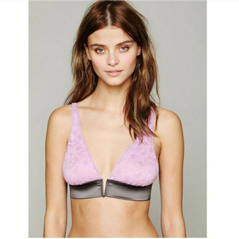 2 XS Free People Intimately Daisy Lace V-Wire